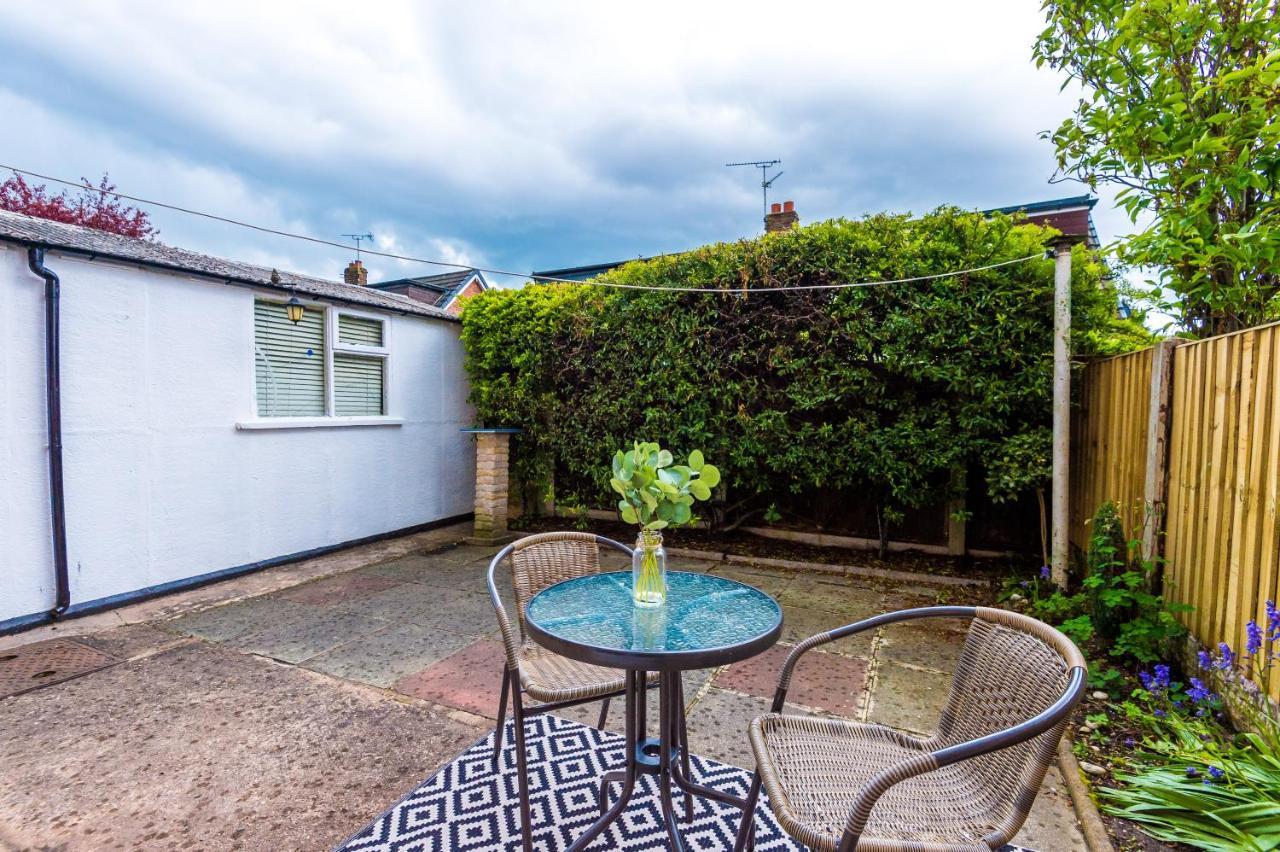 Welcoming 3 Bed Home, 10 Mins From Chester Races And Zoo Saughall ภายนอก รูปภาพ