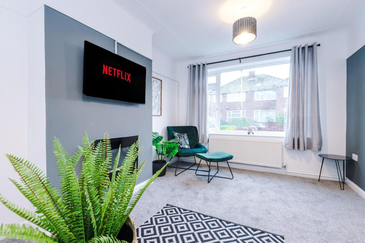 Welcoming 3 Bed Home, 10 Mins From Chester Races And Zoo Saughall ภายนอก รูปภาพ