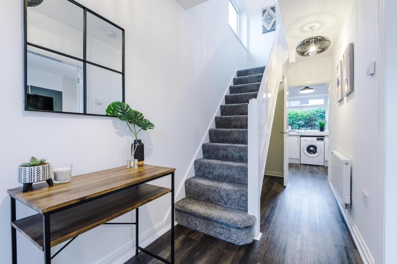 Welcoming 3 Bed Home, 10 Mins From Chester Races And Zoo Saughall ภายนอก รูปภาพ
